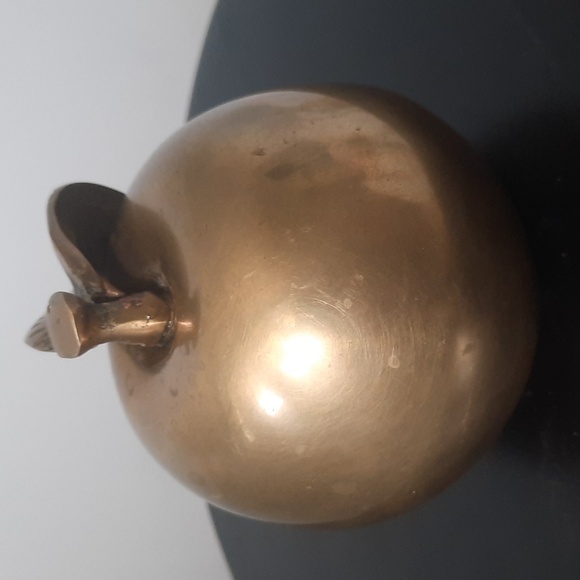 Vintage Brass Apple Paperweight - Picture 6 of 6